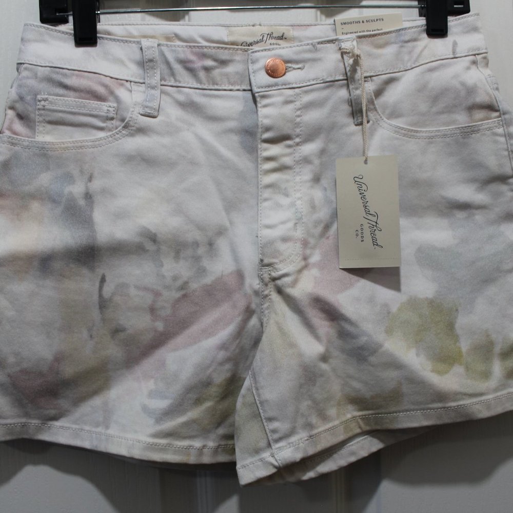 Universal Thread Women's High Rise Jean midi Shorts White Floral NWT
